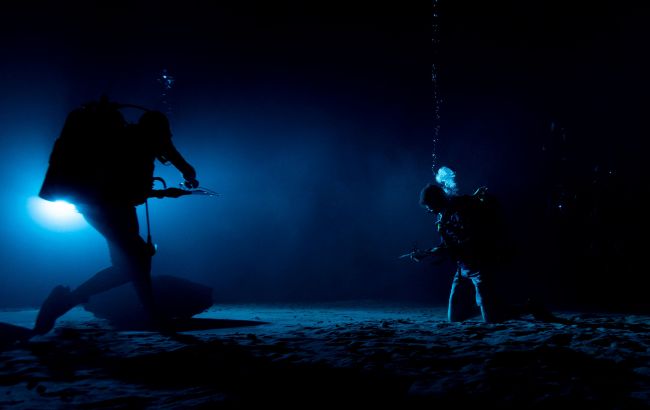 NASA показало подводные тренировки астронавтов