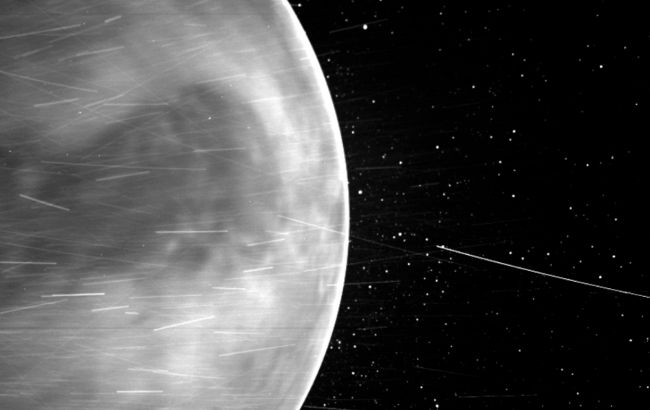 Зонд NASA сделал первые фото Венеры в видимом свете