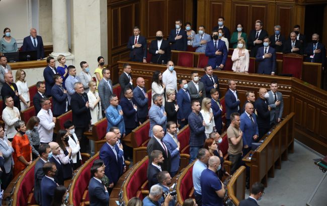 В "Слуге народа" сегодня решат вопрос исключения Трухина и Кузьминых из фракции