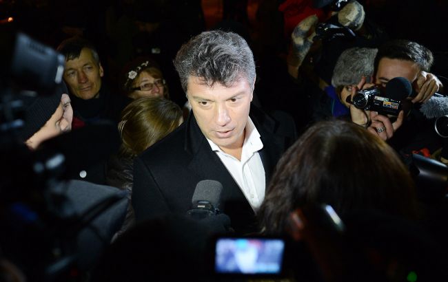 В течение года до убийства Немцова за ним следил человек, связанный с ФСБ, - расследование