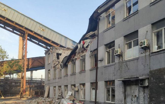Окупанти обстріляли дві громади у Донецькій області. Пошкоджений коксохімічний завод