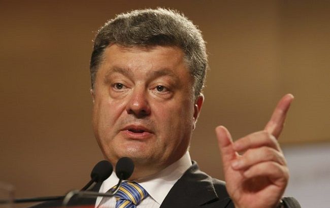 Порошенко назвал статью в New York Times "гибридной войной" против Украины