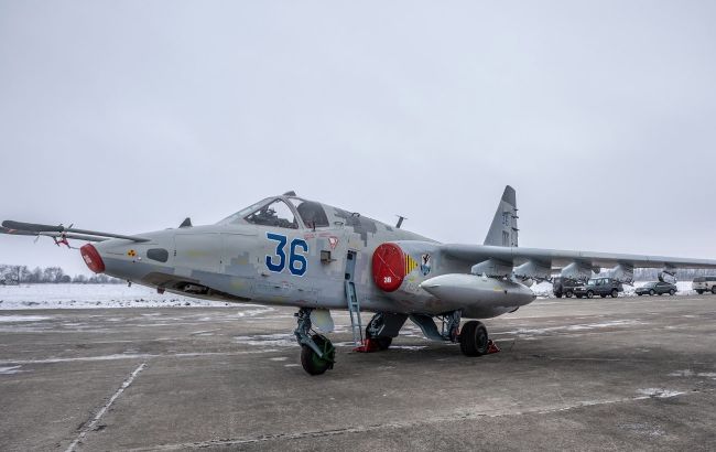 Украине передали советские штурмовики Су-25. Их отправили в разобранном виде, - СМИ
