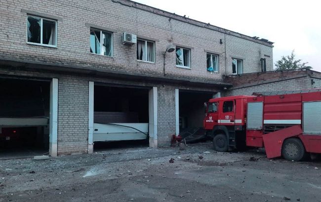У Костянтинівці під обстріл потрапила пожежна частина: є поранені