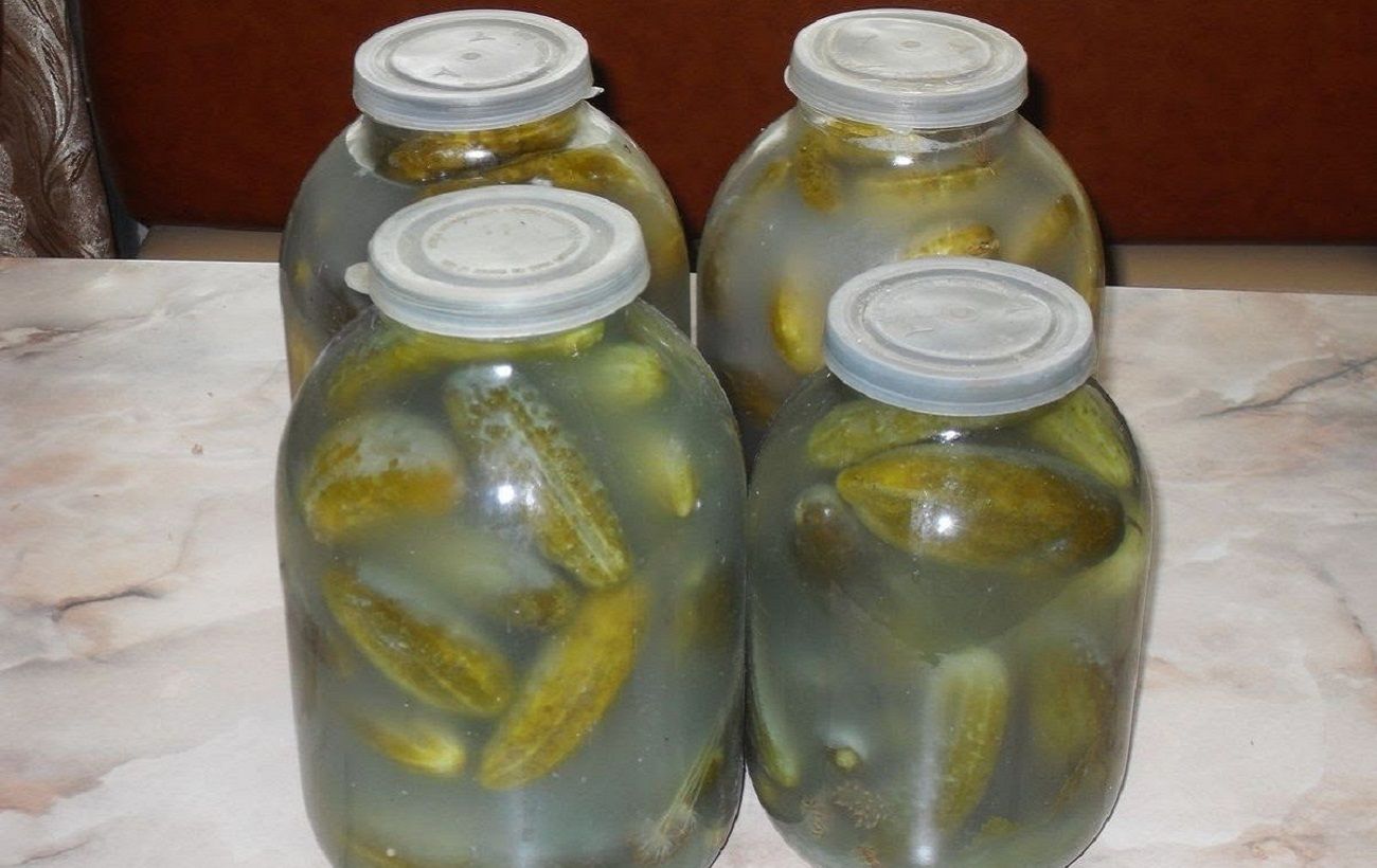 Тренаж киген әйелдің жақыннан түсірілген суреті