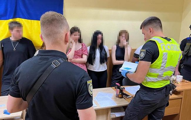 Собирали деньги для больных детей. В Киеве разоблачили группу "волонтеров"