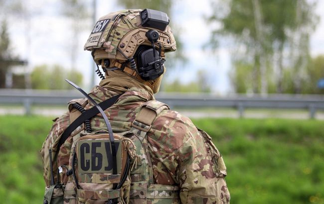 СБУ затримала шахрая, який допоміг 20 призовникам втекти за кордон