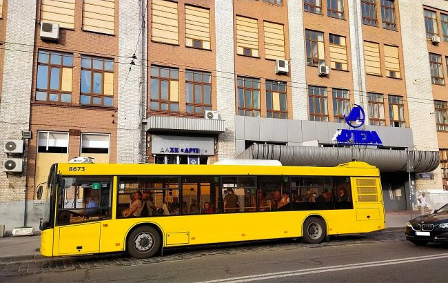 "Все для людей": блогер показал абсурдность остановки транспорта во время тревоги в Киеве