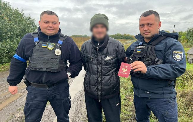 Скрывался в лесу после контрнаступления ВСУ: полиция задержала оккупанта под Волчанском