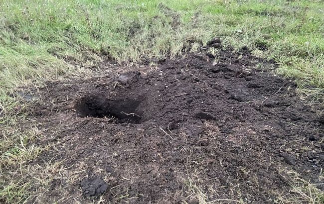 Россияне обстреливали Сумскую область с вертолета и САУ (фото)