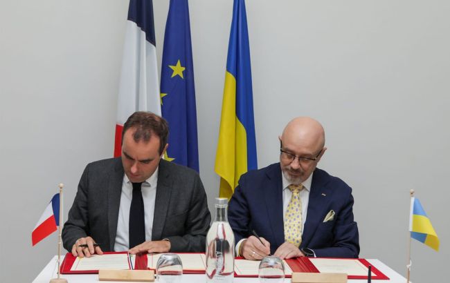 Україна та Франція підписали угоду про постачання зброї