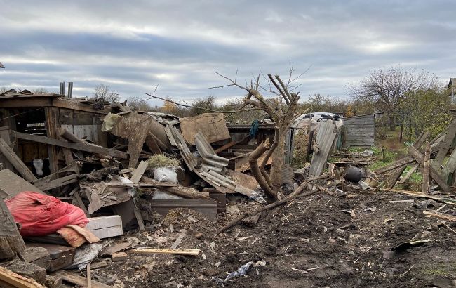 Окупанти знову обстріляли Вовчанськ: постраждали приватні будинки (фото)