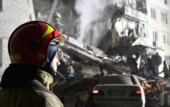 Кількість жертв нічного удару по п'ятиповерхівці у Миколаєві знову виросла