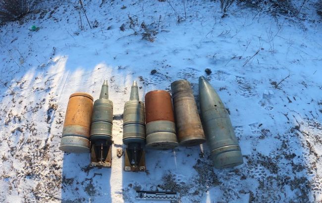 В освобожденном селе Луганской области обнаружили танковые и артиллерийские снаряды РФ (фото)