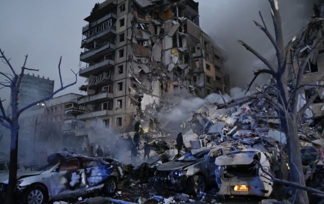 Россия ударила по дому в Днепре низкоточной противокорабельной ракетой, - британская разведка