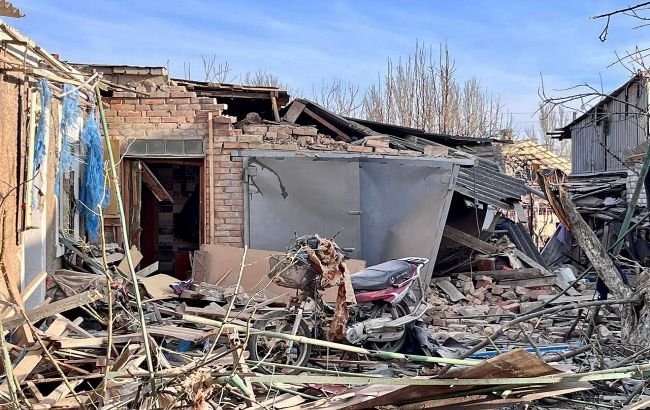 Росіяни з важкої артилерії обстріляли Дніпропетровську область: зруйновано будинки