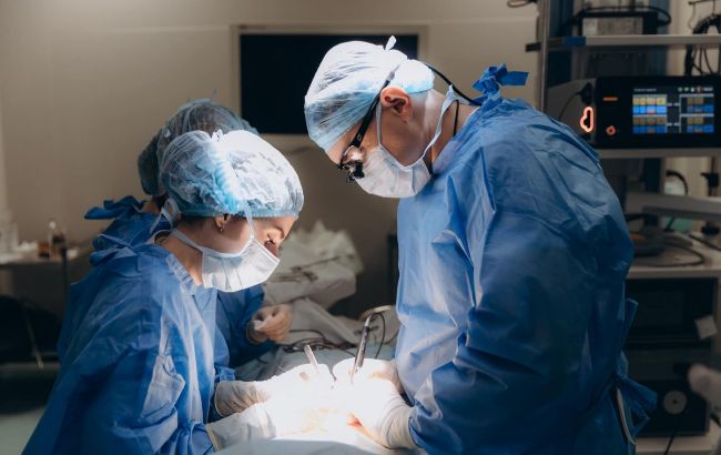 Один случай на 50 тысяч: в Киеве прооперировали мальчика с тяжелейшей патологией