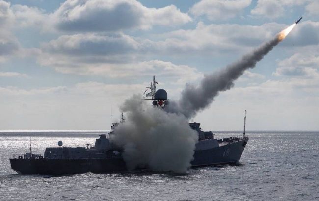Россия вывела в Черное море фрегат с "Калибрами" и активизирует разведку дронами
