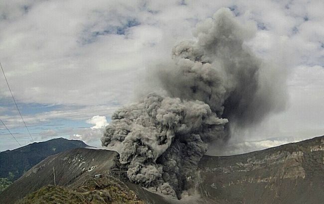 Через виверження вулкана авіакомпанії скасовують рейси в Коста-Ріку