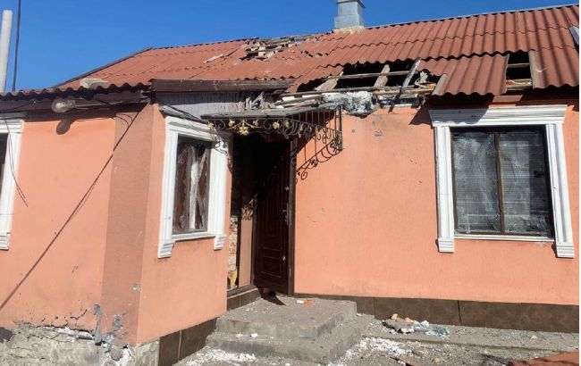 Російські військові обстріляли Запорізьку область: є руйнування та поранена
