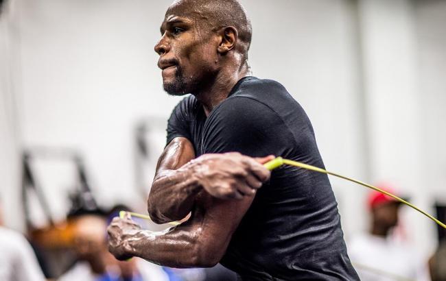 Майвезер назвал дату боя с МакГрегором