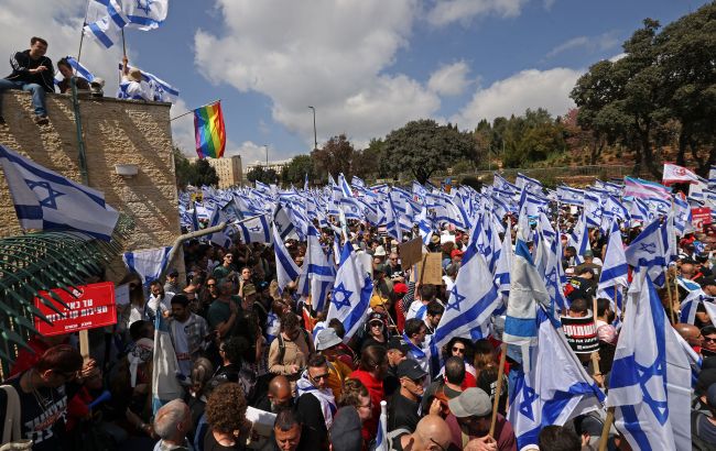 Магазини, банки та McDonald’s. В Ізраїлі посилюються страйки через судову реформу
