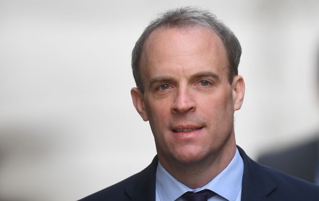 Заступник прем'єра Британії йде у відставку через звинувачення у булінгу