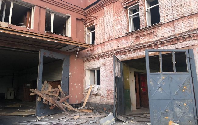 Окупанти двічі обстріляли пожежну частину у Харківській області: є руйнування