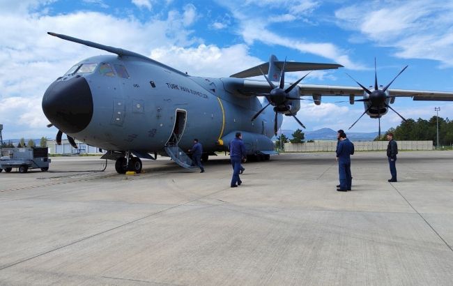 Эвакуация из Судана: военный самолет Турции попал под обстрел