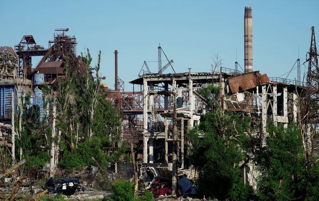 Выжженные и разрушенные здания: как сегодня выглядит "Азовсталь" в Мариуполе