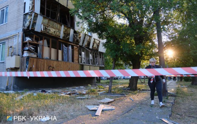 Били балістикою та крилатими ракетами: деталі нічної атаки на Київ