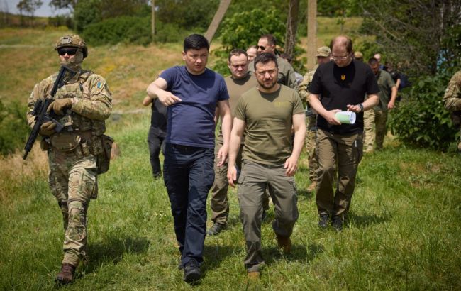 Зеленський відвідав підтоплені райони Миколаївської області