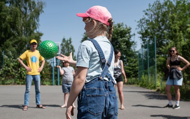 Виплати на дитину: хто може отримати по 14 тисяч гривень на відпочинок