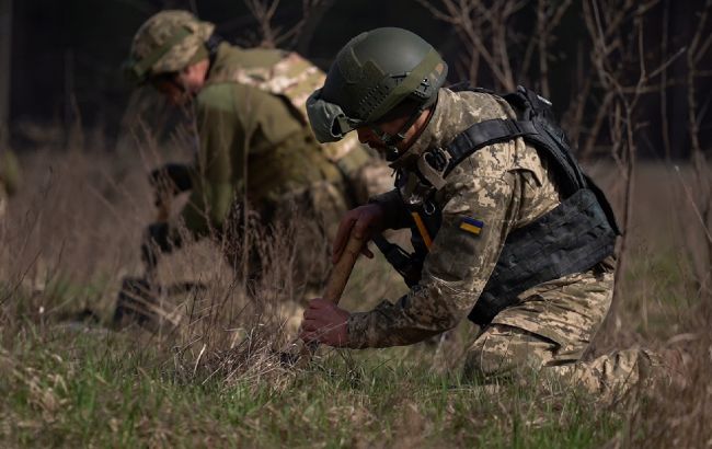 Украинские военные минируют северную границу: Наев рассказал об укреплениях