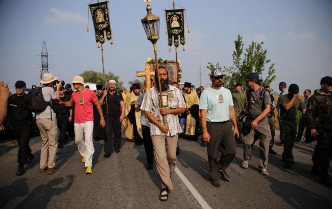 Полиция заблокировала крестный ход на Киев с западного направления
