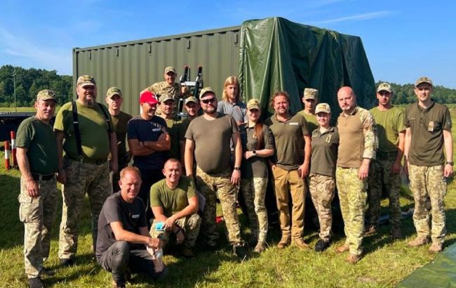 Нидерланды передали украинским пограничникам мобильный госпиталь (видео)