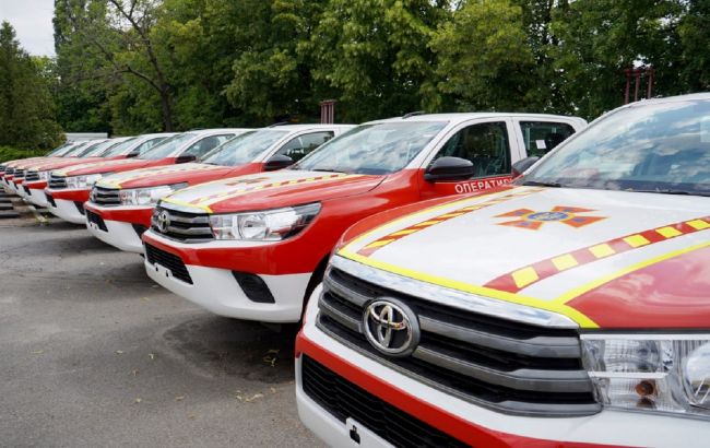 Японія профінансувала партію спеціалізованих автомобілів для рятувальників України