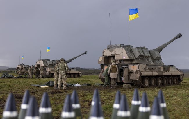 Друга група українських артилеристів закінчила навчання на САУ AS90 у Британії (фото)