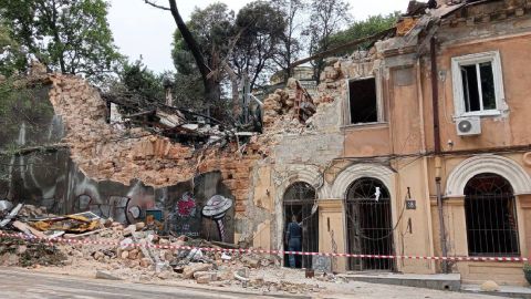 Масштабный обстрел Одессы. Российские ракеты повредили 25 памяток архитектуры