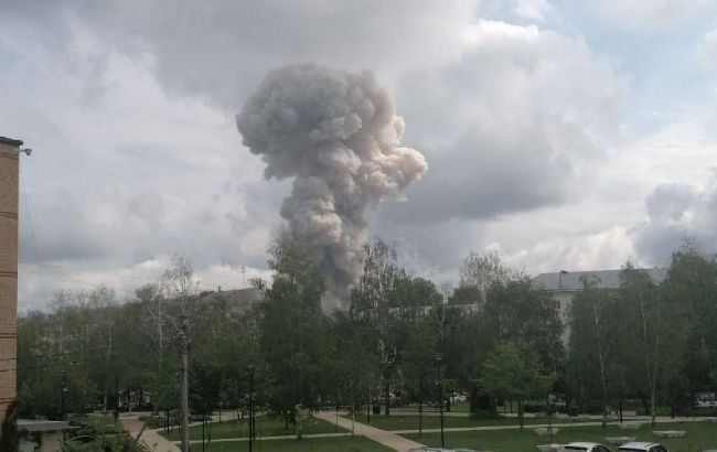 Під Москвою пролунав потужний вибух на заводі: фото, відео