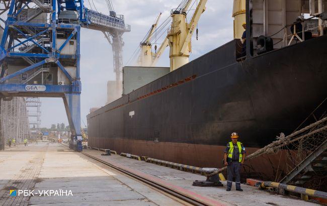 Україна почала реєструвати судна для проходу коридорами у Чорному морі