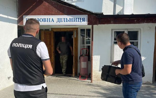 Обыски в военкоматах и ВВК продолжаются по всей Украине: полиция сообщила подробности