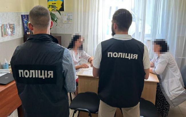 Обыски в военкоматах и ВВК: полиция изъяла более 10 тысяч медицинских дел