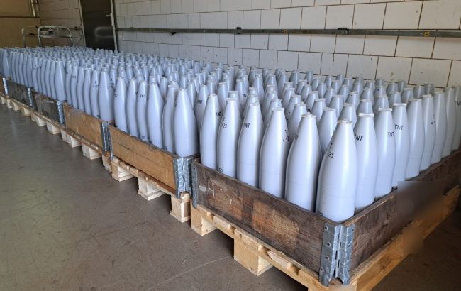 В Україну доставили першу партію 122-мм снарядів, зроблених за кордоном (фото)