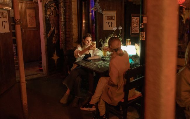 В Киеве кафе и рестораны будут работать дольше: новый график