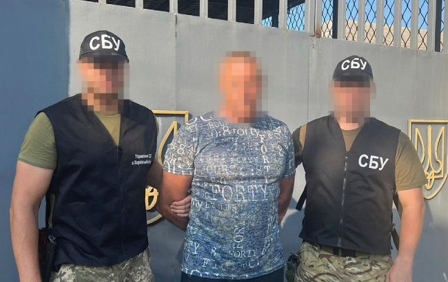 В Харьковской области депутат заправлял технику оккупантов: его задержала СБУ