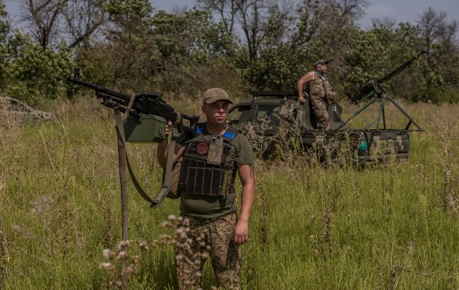 Українські бійці вибивають окупантів біля Бахмута та зупинили росіян на півдні