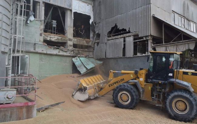 В Чернигове трех человек засыпало зерном на элеваторе: они погибли