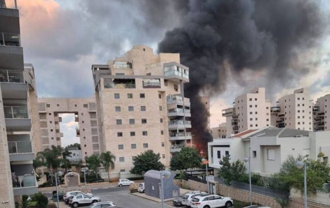 Ізраїль масовано обстріляли ракетами, на півдні йдуть бої з бойовиками Сектору Газа