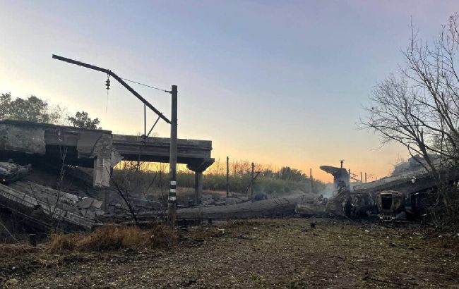 В Донецкой области разрушен важный для россиян мост: фото, видео